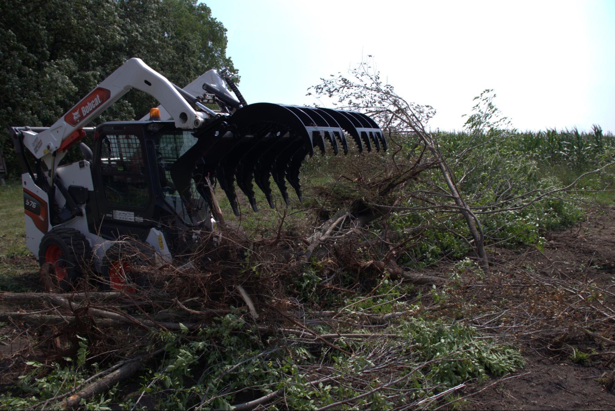 Rock Buckets vs Grapples: Which One’s Right for the Job